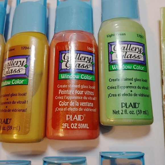 New old Stock - Lot of 8 Gallery Glass Sealed Vintage Glass Paints w Bonus Book - Picture 5 of 15